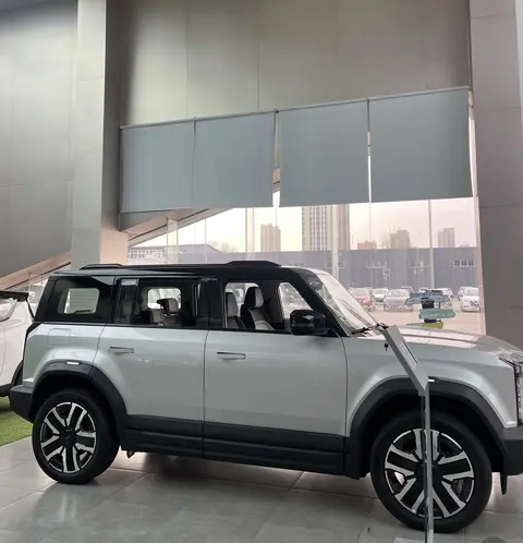 奇瑞iCAR 03 2025款车顶太阳能板日发电量达2.5KWh