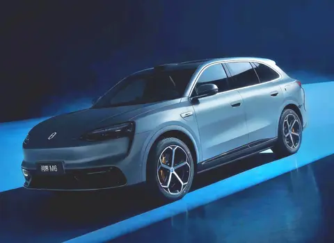 主打年轻运动风格,问界M6高清冬测曝光,竞对小米YU7?