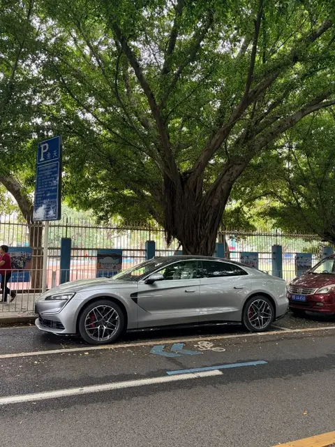 2026款仰望U7:150度电、四电机、1306马力、1006km超长续航