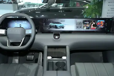 奥迪放大招了！新车直降3万，quattro版售23.99万，实力如何？